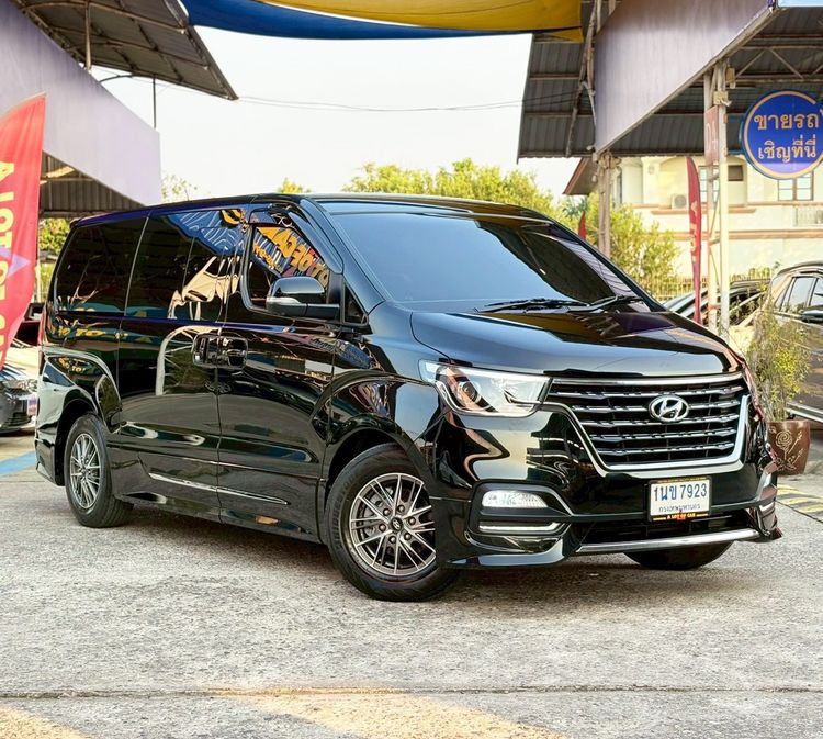 รถ Hyundai H-1  2.5 Deluxe สี ดำ