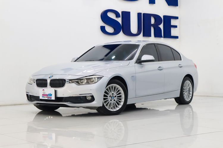 รถ BMW Series 3 320d สี เทา