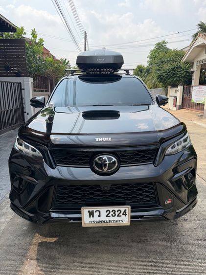 รถ Toyota Fortuner 2.8 GR Sport 4WD สี ดำ
