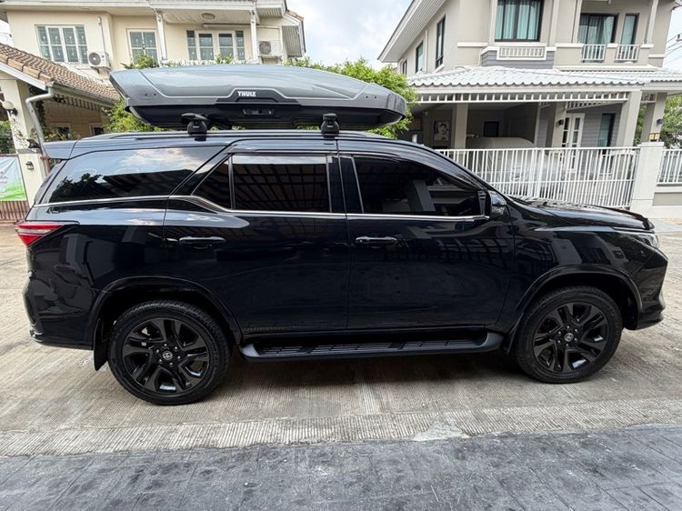 Toyota Fortuner 2023 2.8 GR Sport 4WD Utility-car ดีเซล ไม่ติดแก๊ส เกียร์อัตโนมัติ ดำ รูปที่ 4