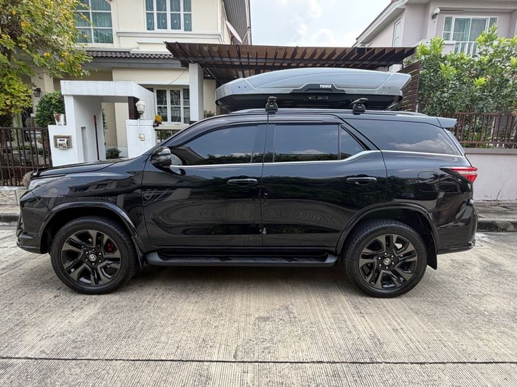 Toyota Fortuner 2023 2.8 GR Sport 4WD Utility-car ดีเซล ไม่ติดแก๊ส เกียร์อัตโนมัติ ดำ รูปที่ 3