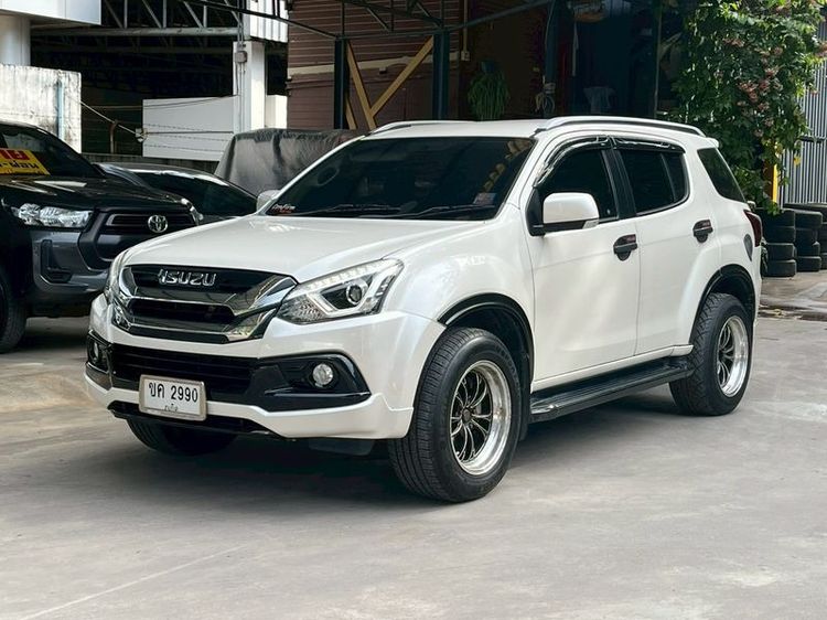 รถ Isuzu MU-X 1.9 สี ขาว