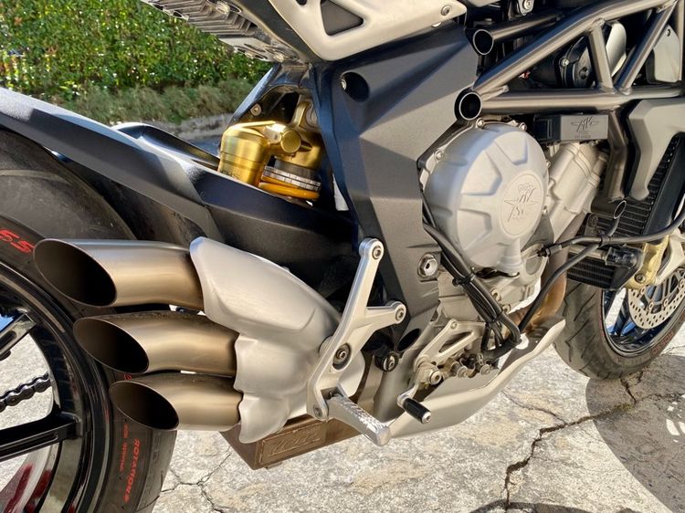 mv agusta brutale 800dragster รูปที่ 10