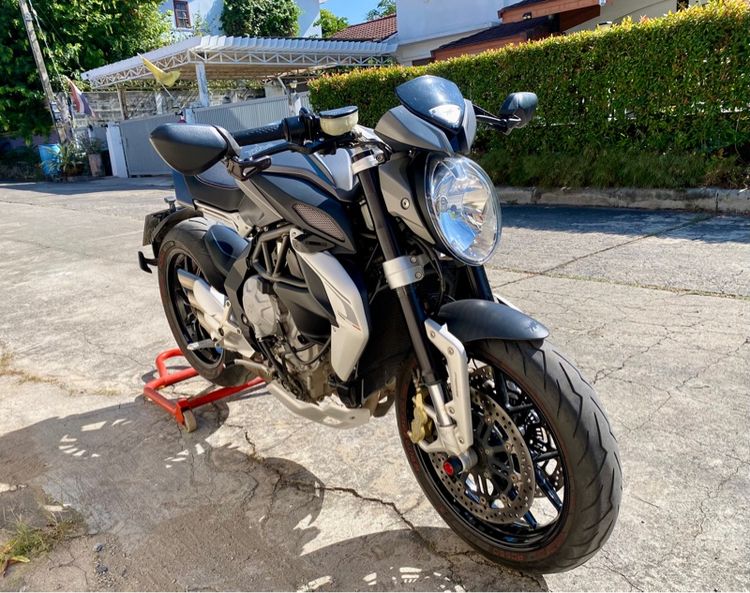 mv agusta brutale 800dragster รูปที่ 2