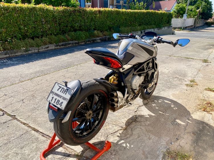 mv agusta brutale 800dragster รูปที่ 3