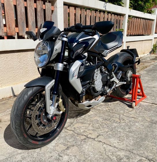 mv agusta brutale 800dragster