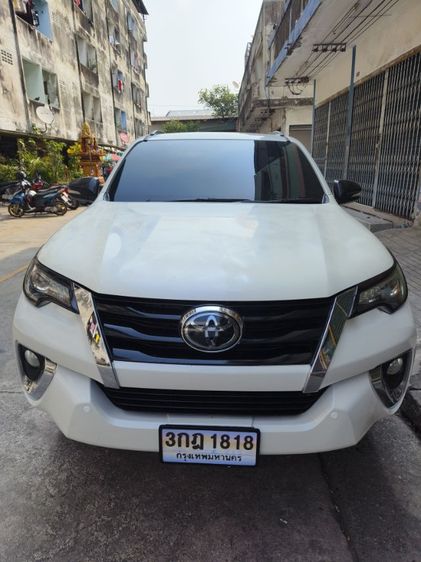 Toyota Fortuner 2015 2.8 V 4WD Utility-car ดีเซล ไม่ติดแก๊ส เกียร์อัตโนมัติ ขาว รูปที่ 2
