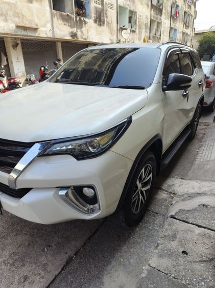 Toyota Fortuner 2015 2.8 V 4WD Utility-car ดีเซล ไม่ติดแก๊ส เกียร์อัตโนมัติ ขาว รูปที่ 3