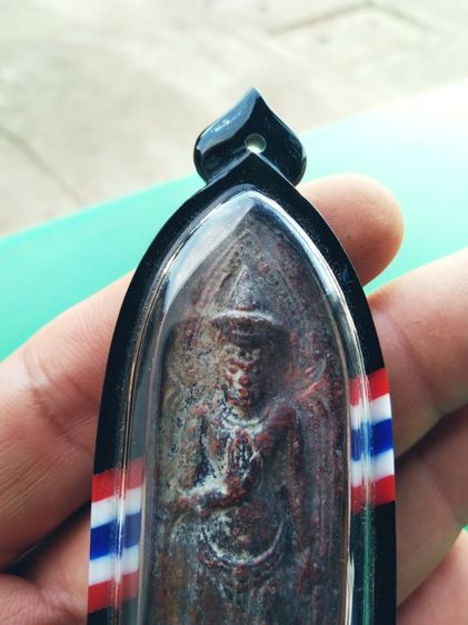 พระร่วงหลังรางปืนเนื้อสนิมแดง