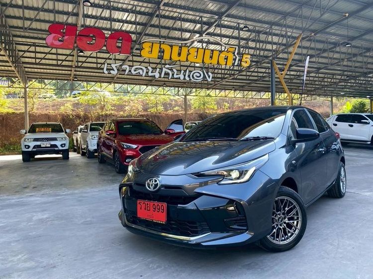 รถ Toyota Yaris 1.2 Sport สี เทา