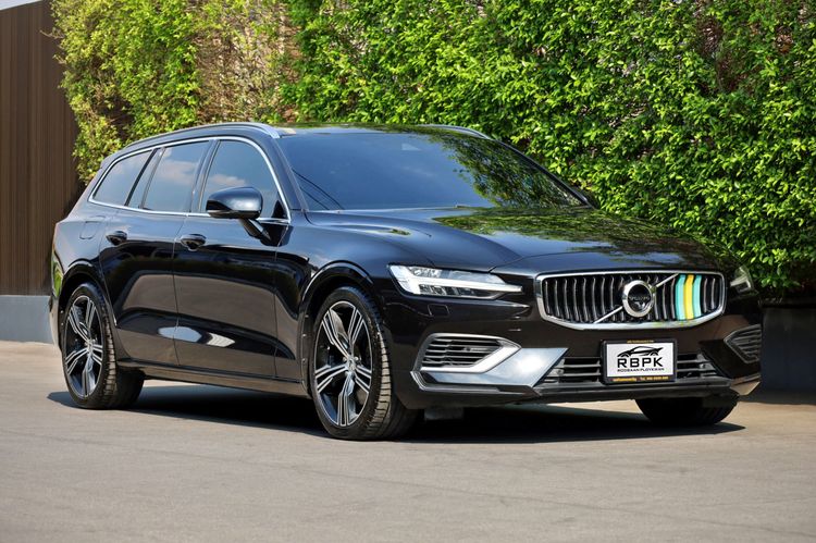 Volvo V60 2020 2.0 T8 Inscription 4WD Utility-car ไฮบริด ไม่ติดแก๊ส เกียร์อัตโนมัติ ดำ รูปที่ 4