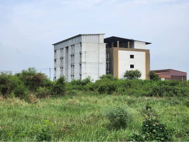 ใช่ ขายที่ดินพร้อมอพาร์ทเม้นกำลังสร้าง รูปที่ 4