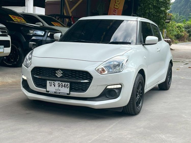 รถ Suzuki Swift 1.2 GL สี ขาว
