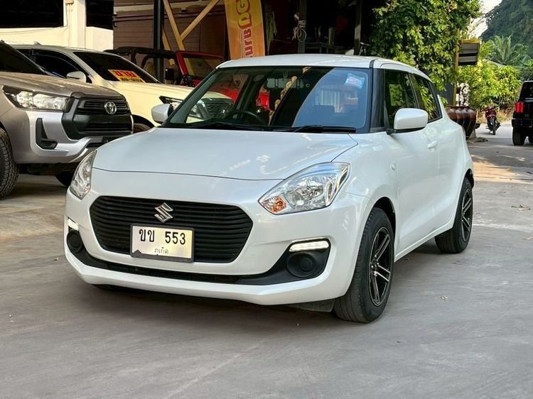 รถ Suzuki Swift 1.2 GL สี ขาว
