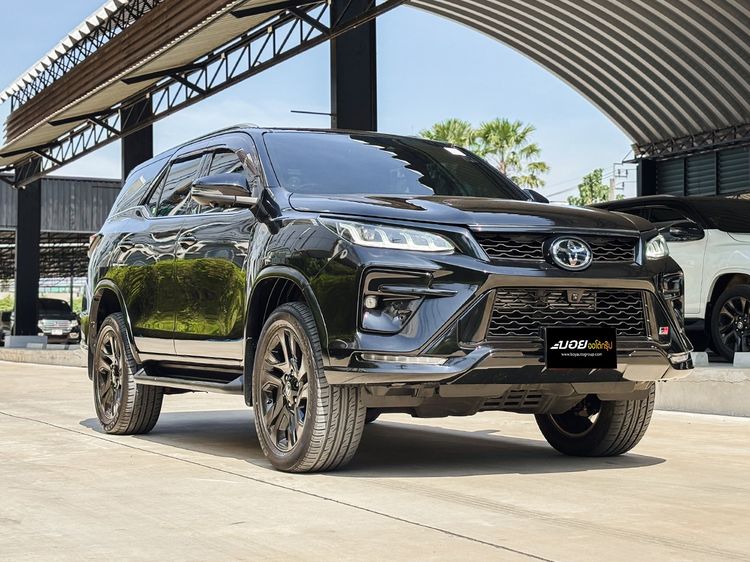 Toyota Fortuner 2023 2.8 GR Sport 4WD Utility-car ดีเซล ไม่ติดแก๊ส เกียร์อัตโนมัติ ดำ รูปที่ 3