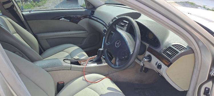 Mercedes-Benz E-Class 2002 E220 CDI Sedan ดีเซล ไม่ติดแก๊ส เกียร์อัตโนมัติ บรอนซ์ทอง รูปที่ 4