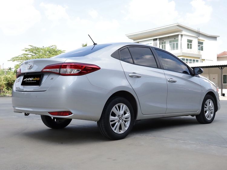 Toyota Yaris ATIV 2018 1.2 E Sedan เบนซิน ไม่ติดแก๊ส เกียร์อัตโนมัติ เทา รูปที่ 4