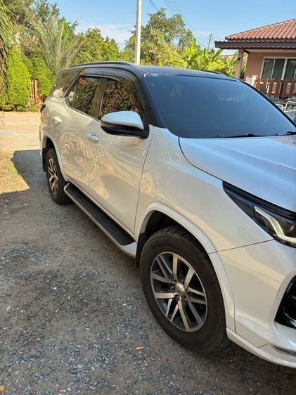 Toyota Fortuner 2019 2.4 V 4WD Pickup ดีเซล ไม่ติดแก๊ส เกียร์อัตโนมัติ ขาว รูปที่ 4