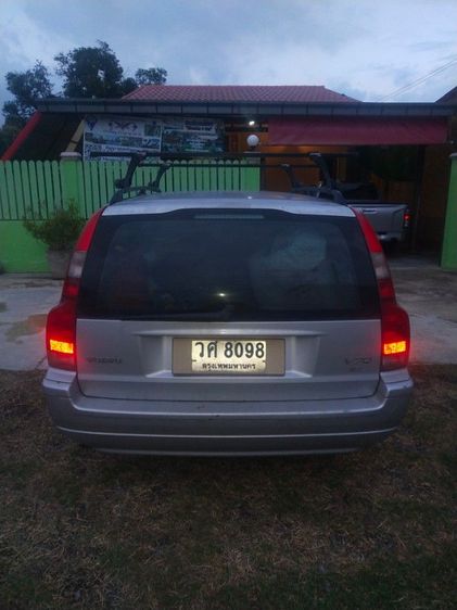 รถ Volvo V70 2.3 XC 4WD สี บรอนซ์เงิน