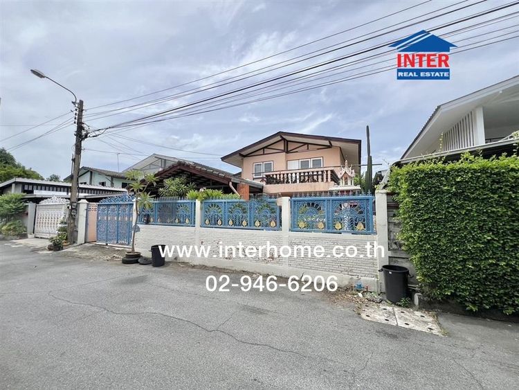 บ้านเดี่ยว 2 ชั้น 54 ตร.ว. หมู่บ้านอยู่เย็น1 ซอยรามอินทรา34 แยก13 ถนนรามอินทรา ถนนประดิษฐ์มนูธรรม เขตบางเขน กรุงเทพมหานคร