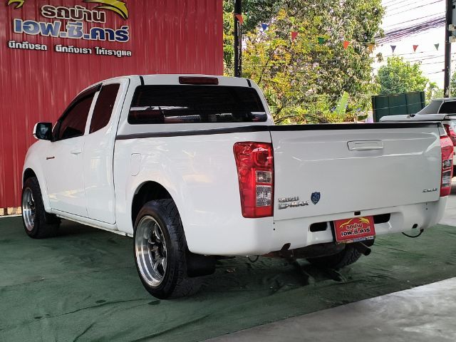 Isuzu D-MAX 2017 1.9 L Pickup ดีเซล ไม่ติดแก๊ส เกียร์ธรรมดา ขาว รูปที่ 4