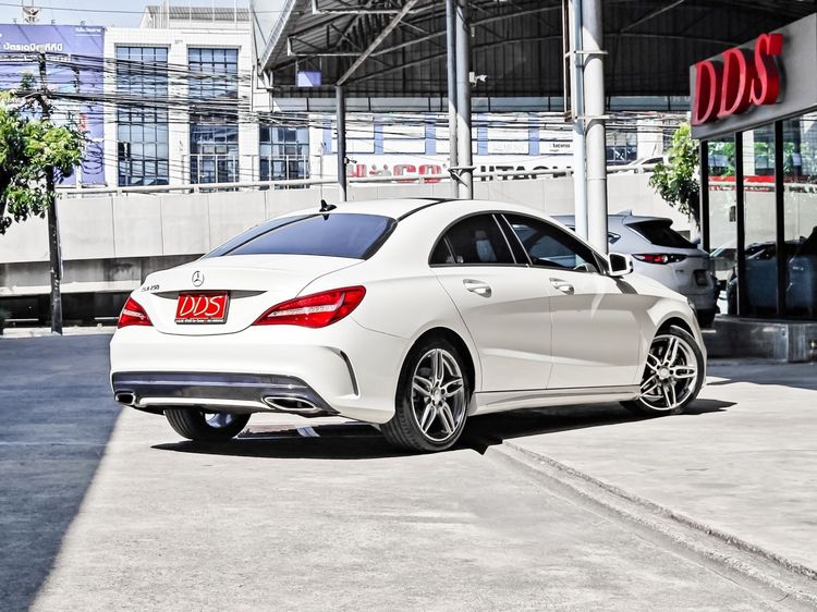 Mercedes-Benz CLA-Class 2017 CLA250 AMG Sedan เบนซิน เกียร์อัตโนมัติ ขาว รูปที่ 3