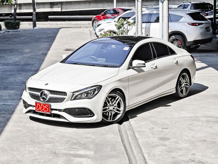 Mercedes-Benz CLA-Class 2017 CLA250 AMG Sedan เบนซิน เกียร์อัตโนมัติ ขาว รูปที่ 2