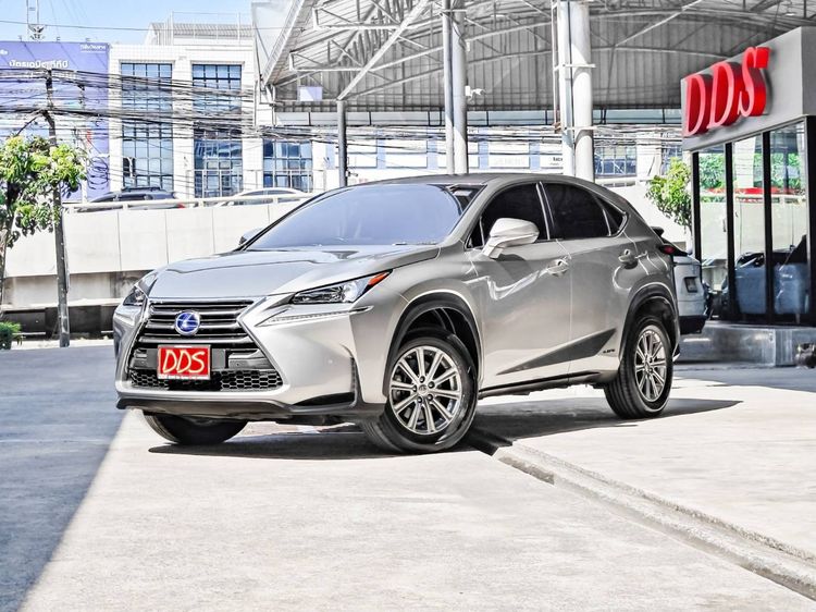 รถ Lexus Nx300h 2.5 Luxury สี เทา