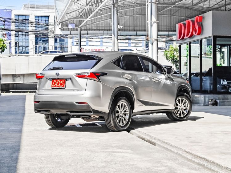Lexus Nx300h 2016 2.5 Luxury Utility-car เบนซิน เกียร์อัตโนมัติ เทา รูปที่ 2