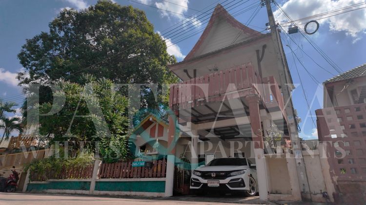 Cozy Thai-Style House for Sale with Garden and Terrace