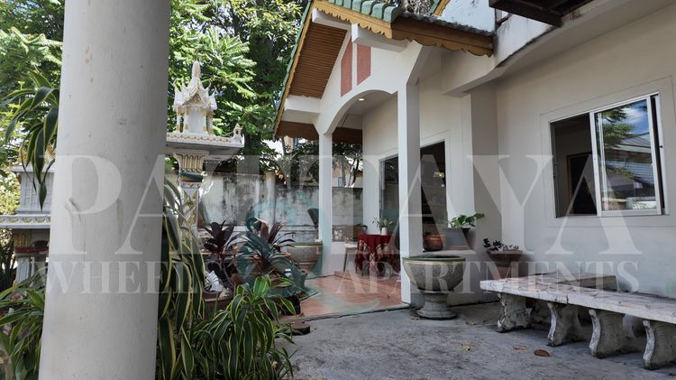 ตกแต่งครบ Cozy Thai-Style House for Sale with Garden and Terrace รูปที่ 3