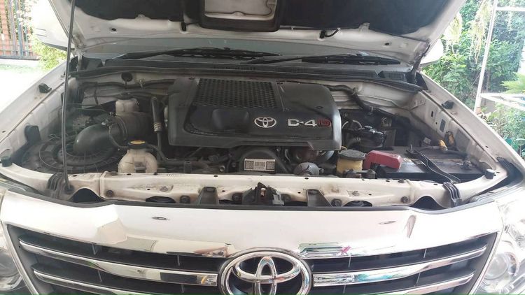 Toyota Fortuner 2013 3.0 V 4WD Utility-car ดีเซล เกียร์อัตโนมัติ ขาว รูปที่ 3