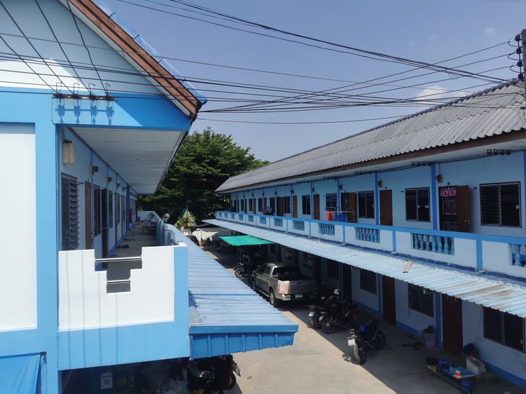 ขายที่ดินเนื้อที่ 2 ไร่ 2 งาน 75 ตารางวา พร้อมห้องชุด 66ห้อง+บ้าน2หลัง รูปที่ 3