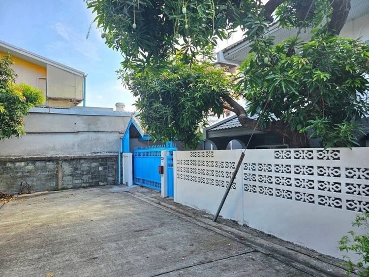 ใช่ ขายทาวน์เฮ้าส์ 2 ชั้นแปลงมุม ลาดพร้าว 87  รูปที่ 3