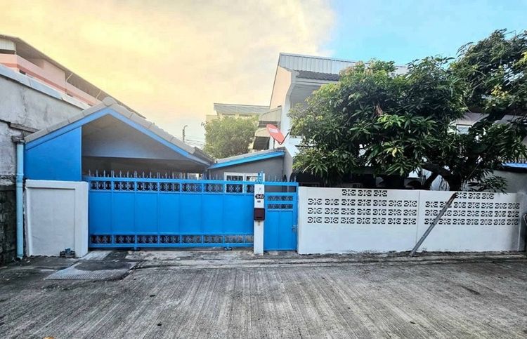 ใช่ ขายทาวน์เฮ้าส์ 2 ชั้นแปลงมุม ลาดพร้าว 87  รูปที่ 2