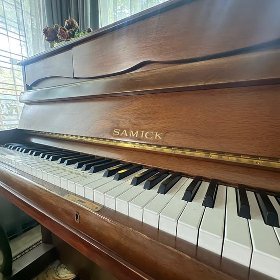 ขายเปียโนบ้าน SAMICK(เกาหลี) มือสอง สภาพดี พร้อมใช้งาน รูปที่ 2