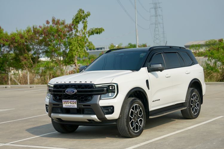 รถ Ford Everest 2.0 Bi-Turbo Wildtrak 4WD สี ขาว