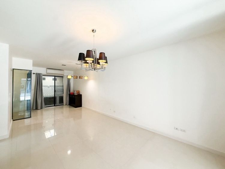 ใช่ ขาย ทาวน์โฮม 3 ชั้น Town Avenue Merge รัตนาธิเบศร์ รูปที่ 3