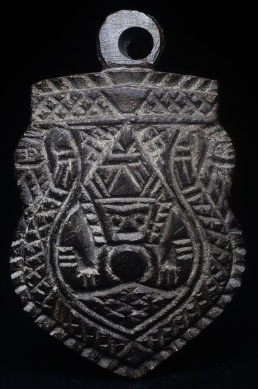 กะลาแกะ หลวงพ่อน้อย วัดศรีษะทอง ครับ