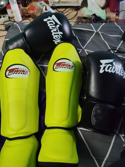 เหมาทั้ง2เลยสภาพมือ1เลยครับนวมและสนับแข้ง รูปที่ 4