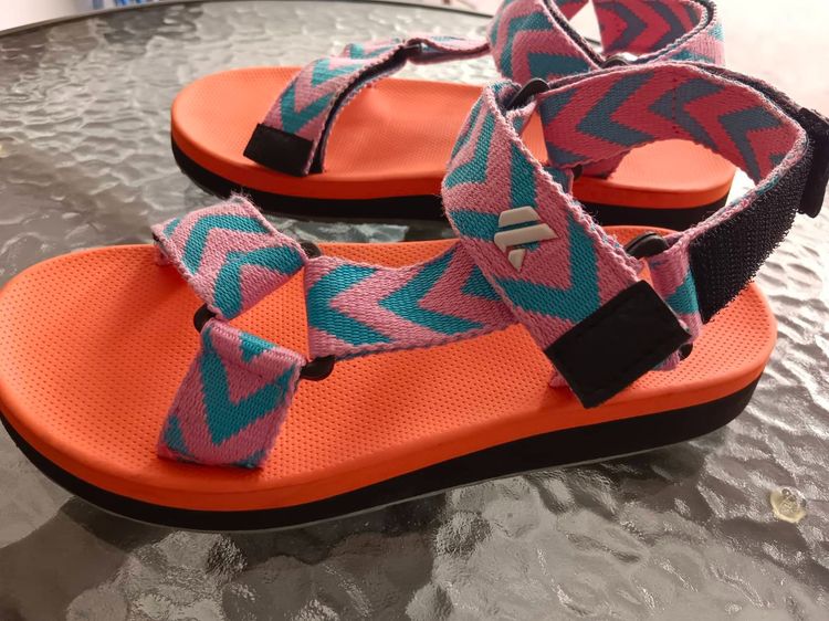 รองเท้า keen sketcher Kito สภาพดี 3คู่ 1พันบาท รูปที่ 3