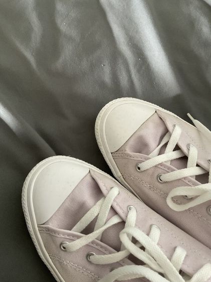 Converse CTAS ม่วง ไซส์ 39 ตำหนิจุดส้มจางๆ ตรงหัวรองเท้าซักออก รูปที่ 2