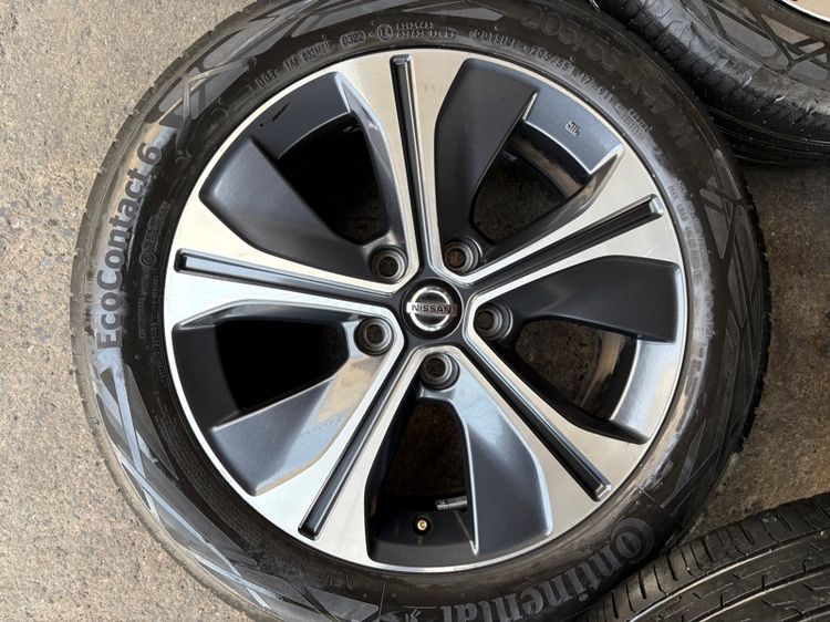 ล้อแม็กขอบ17 NISSAN KICKS ใส่ TEANA JUKE SYLPHY ได้เลยจ้า มีรอยตามการใช้งาน พร้อมยางCONTINENTAL205-55-17 ปี22 ปีแท้  รูปที่ 4