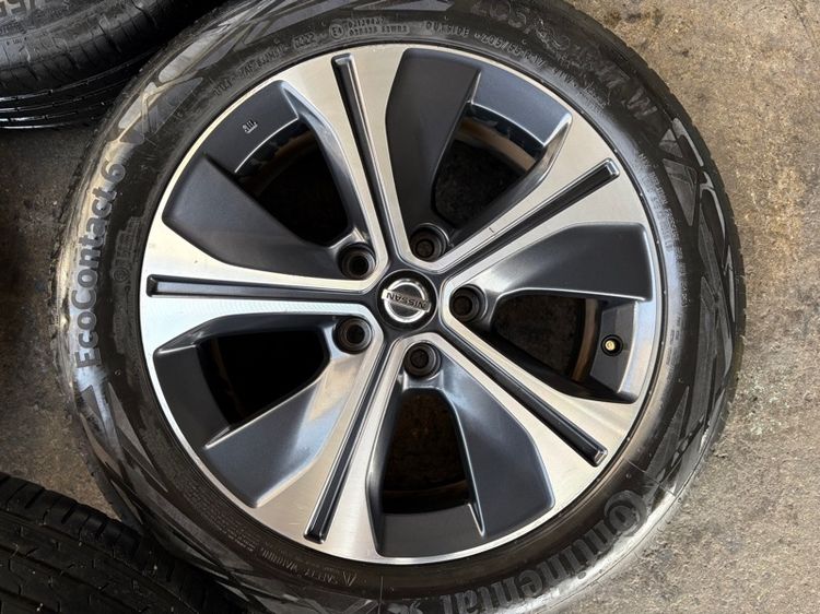 ล้อแม็กขอบ17 NISSAN KICKS ใส่ TEANA JUKE SYLPHY ได้เลยจ้า มีรอยตามการใช้งาน พร้อมยางCONTINENTAL205-55-17 ปี22 ปีแท้  รูปที่ 3