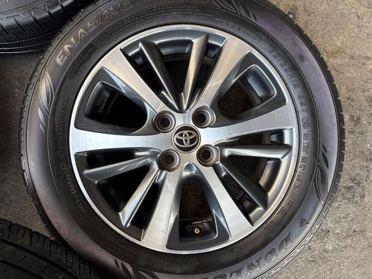 ล้อแม็กขอบ15 TOYOTA YARIS ใส่ VIOS ได้เลยจ้า มีรอยตามการใช้งาน พร้อมยางDUNLOP185-65-15 ปี23 ปีแท้  รูปที่ 3