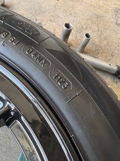 ล้อแม็กมือ1 ขอบ15 TC005 4รู100 กว้าง7 ออฟ35 สีดำเงา งานSEVENFIFTH งานสวยมาก  พร้อมยางมือ2 MICHELIN185-60-15 ปี23 ปีแท้  รูปที่ 9