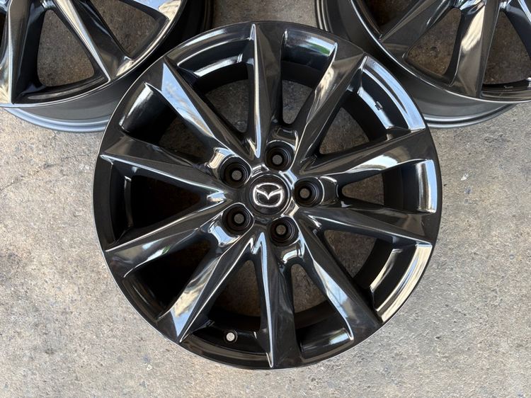 ล้อแม็กขอบ18 MAZDA3 ใส่ CX5 CX3 ได้เลยจ้า สีดำเงา สภาพสวยมากๆ (ล้อทำสีมาใหม่เพื่อความสวยงาม ไม่มีซ่อม) รูปที่ 4