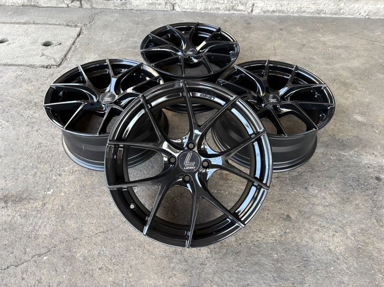 17" ล้อแม็กขอบ17 LENSO ก้านY 4รู100 กว้าง7.5 ออฟ35 สีดำเงา สภาพสวยมากๆ (ล้อทำสีมาใหม่เพื่อความสวยงาม ไม่มีซ่อม)