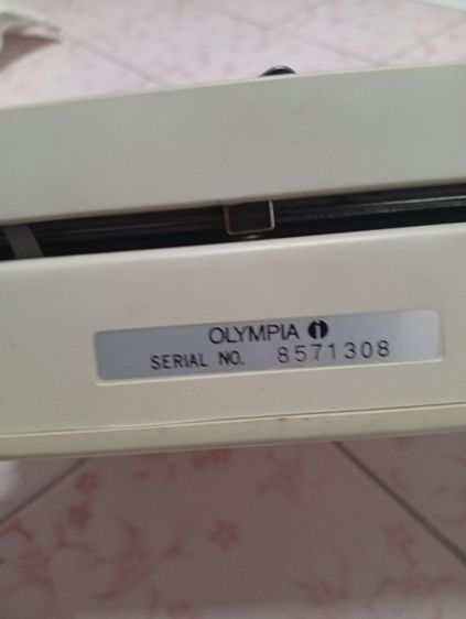 เครื่องพิมพ์ดีดยี่ห้อ Traveller de Luxe S รุ่น Olympia รูปที่ 4