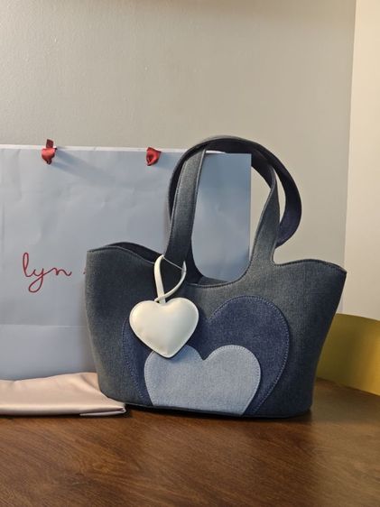 กระเป๋าแบรนด์เนม lyn around ของแท้ มือหนึ่ง รูปที่ 2